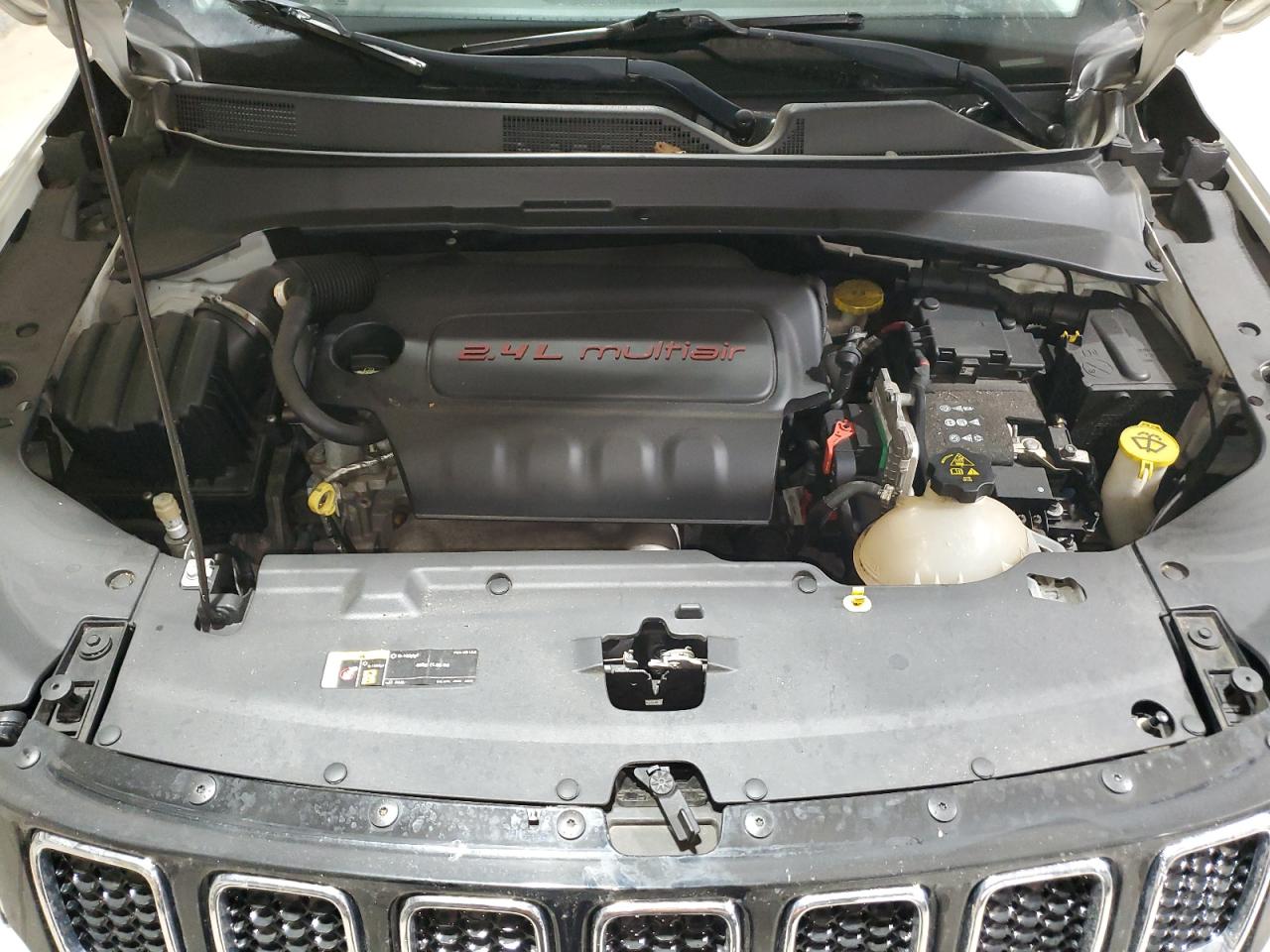 2017 Jeep Compass - Image 12