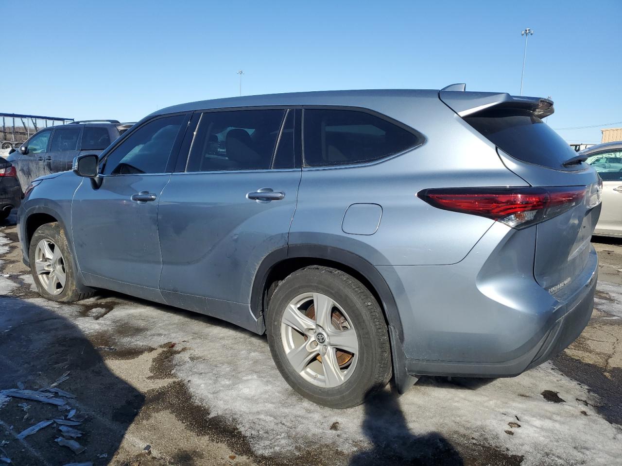2021 Toyota Highlander - Image 2