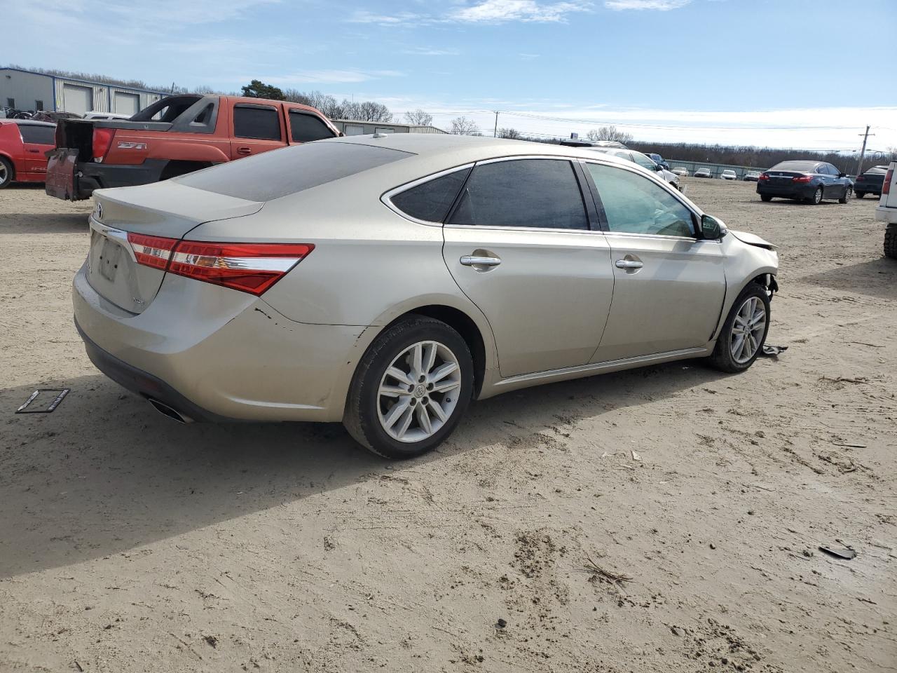 2015 Toyota Avalon - Image 3