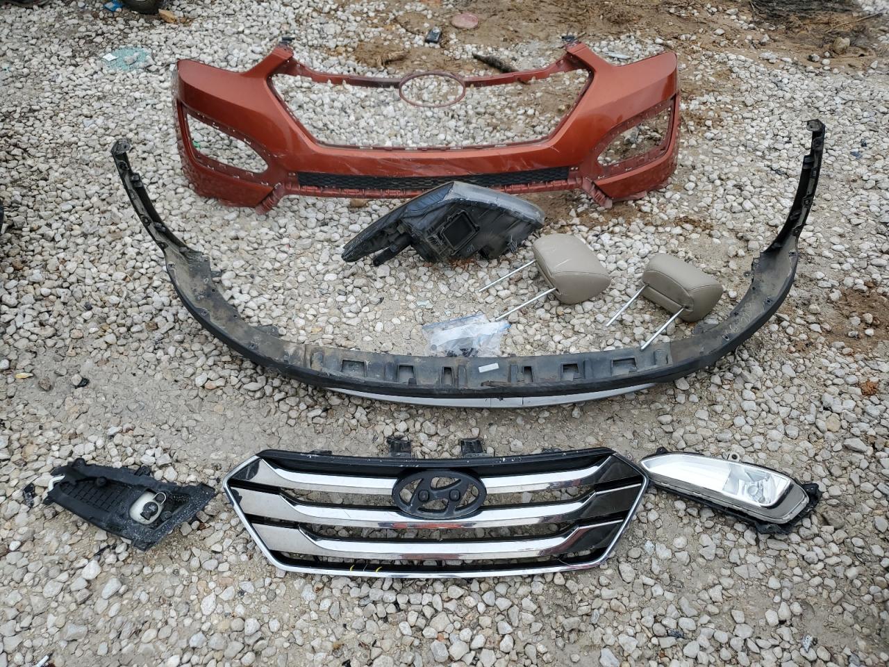 2013 Hyundai Santa Fe - Image 13