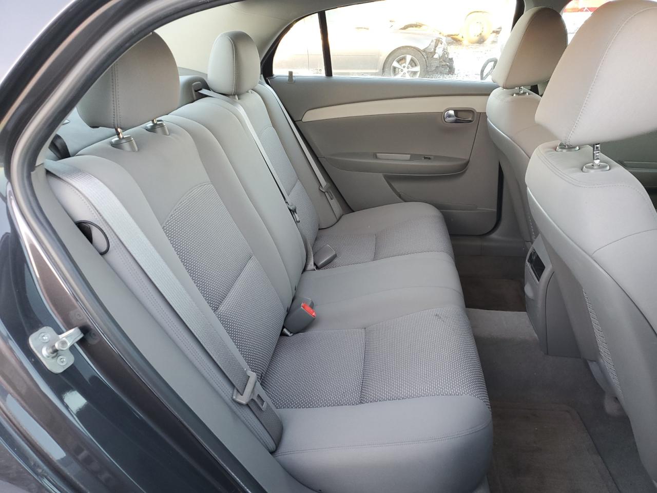 2011 Chevrolet Malibu - Image 10