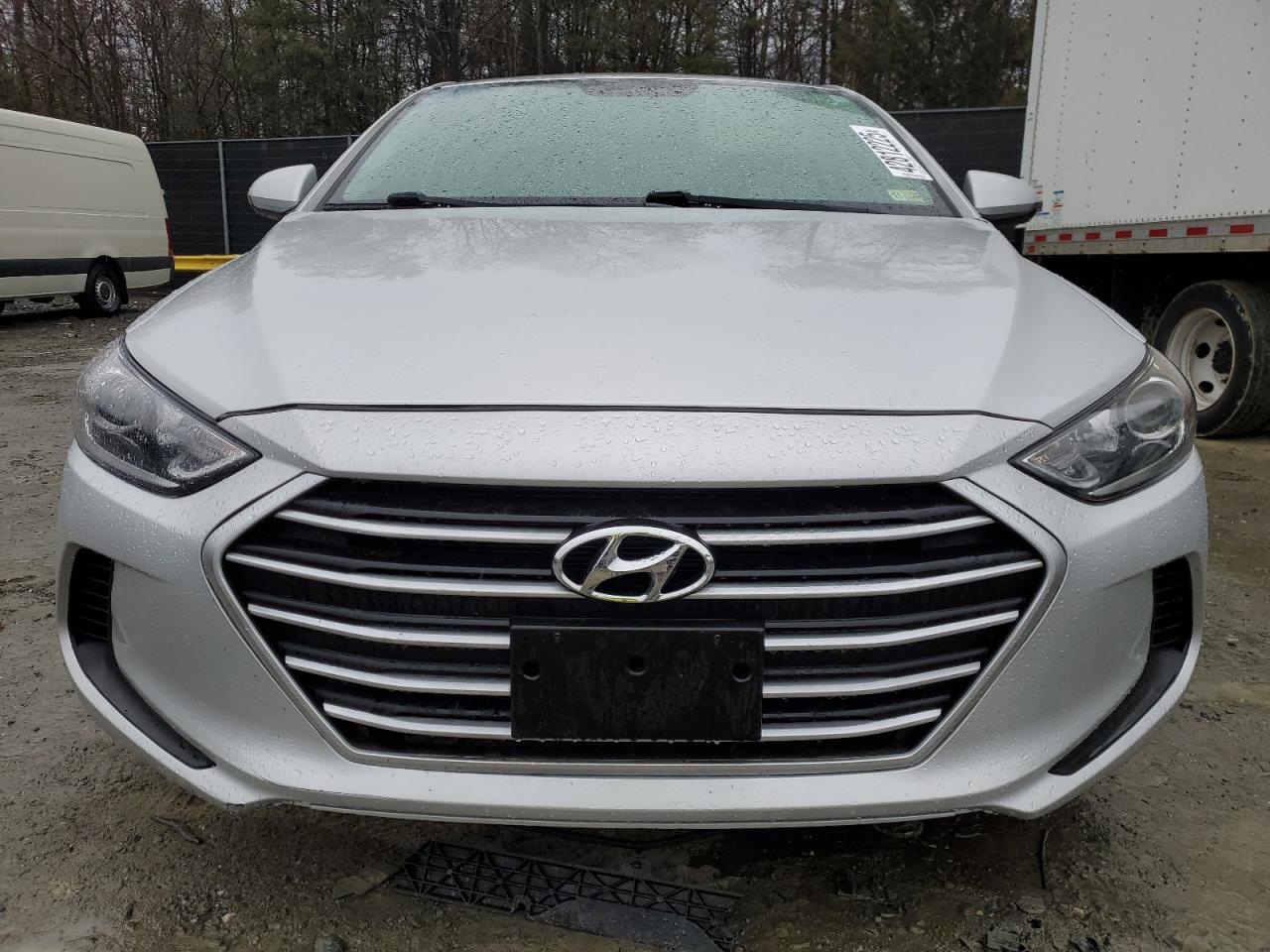 2018 Hyundai Elantra - Image 5