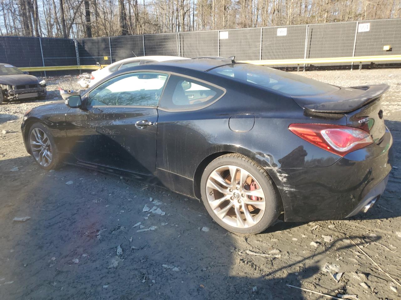2016 Hyundai Genesis - Image 2