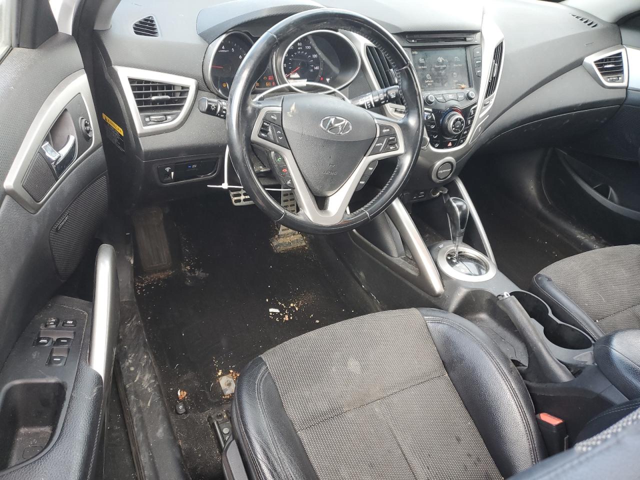2015 Hyundai Veloster - Image 8