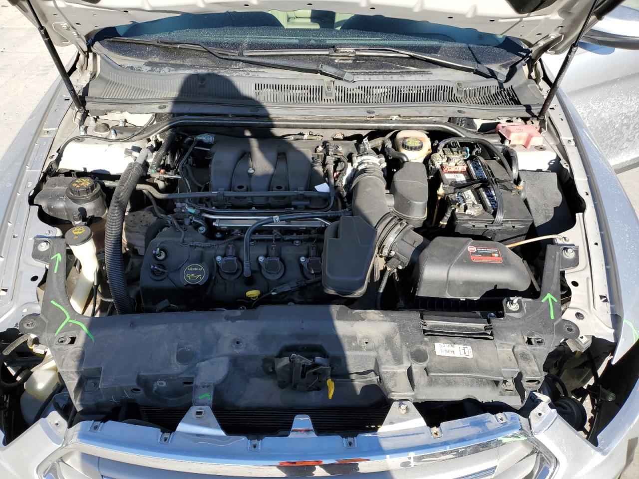 2014 Ford Taurus - Image 11