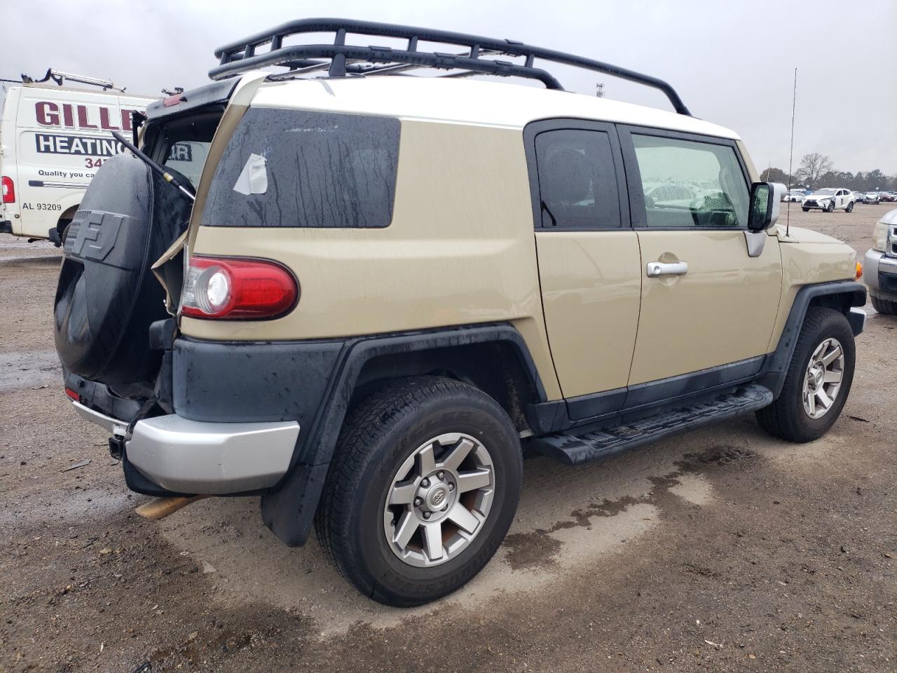 2014 Toyota FJ Cruiser - Image 3