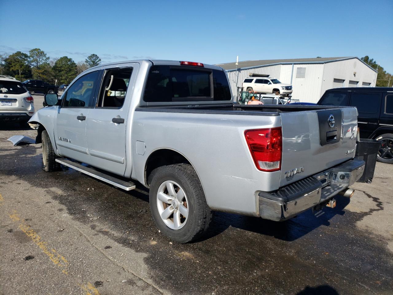 2011 Nissan Titan - Image 2