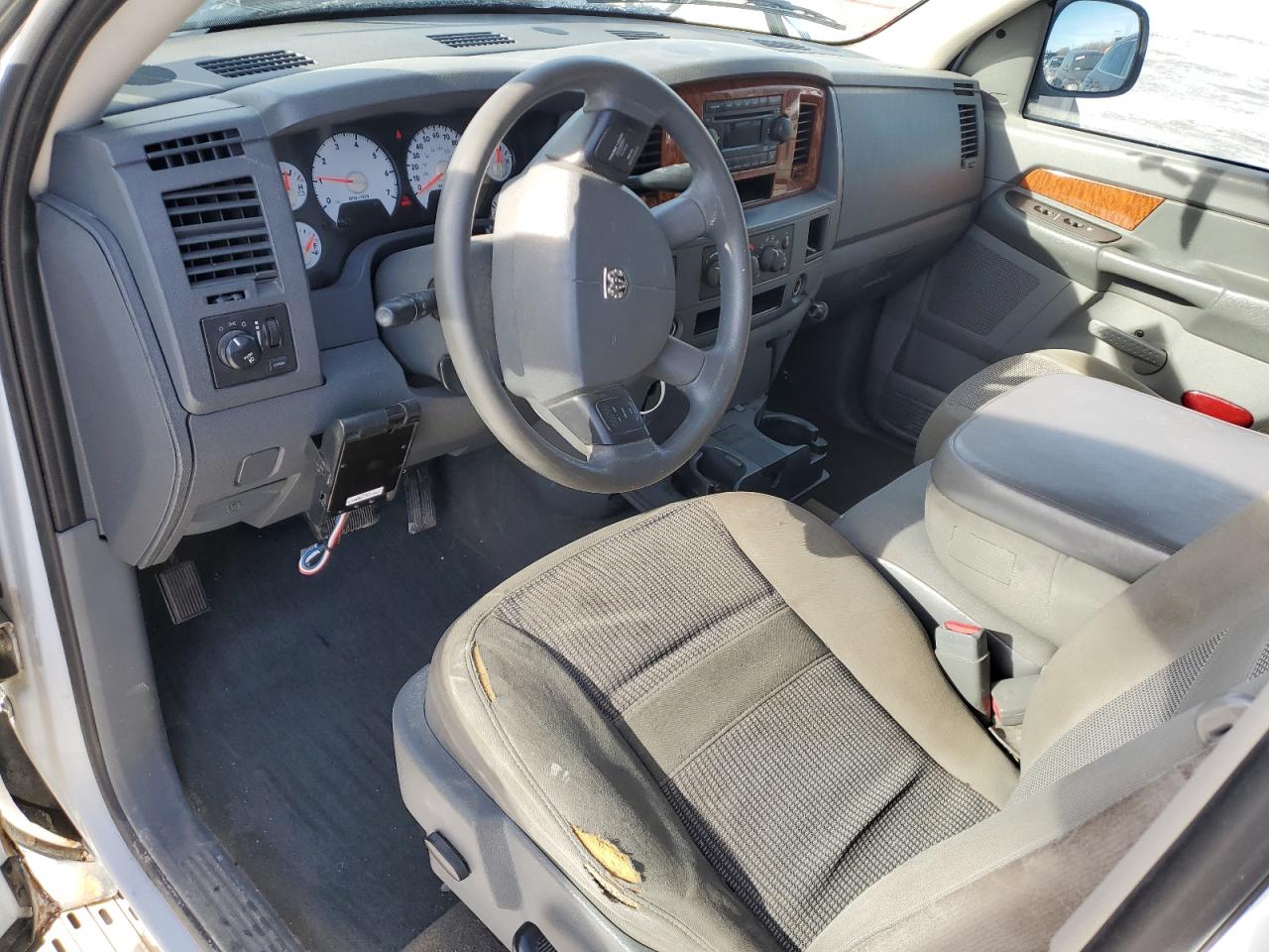 2006 Dodge RAM - Image 8