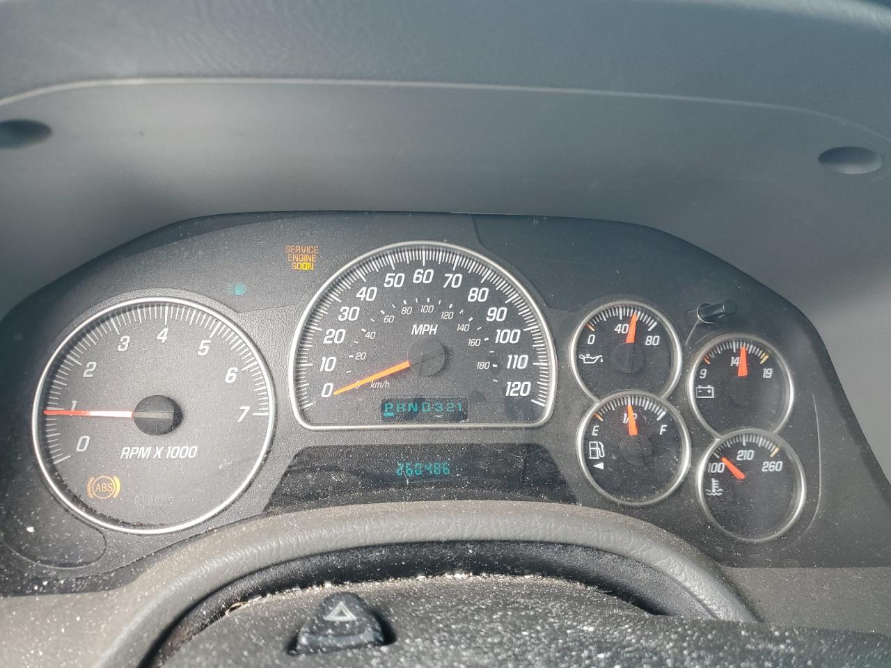 2004 GMC Envoy - Image 9