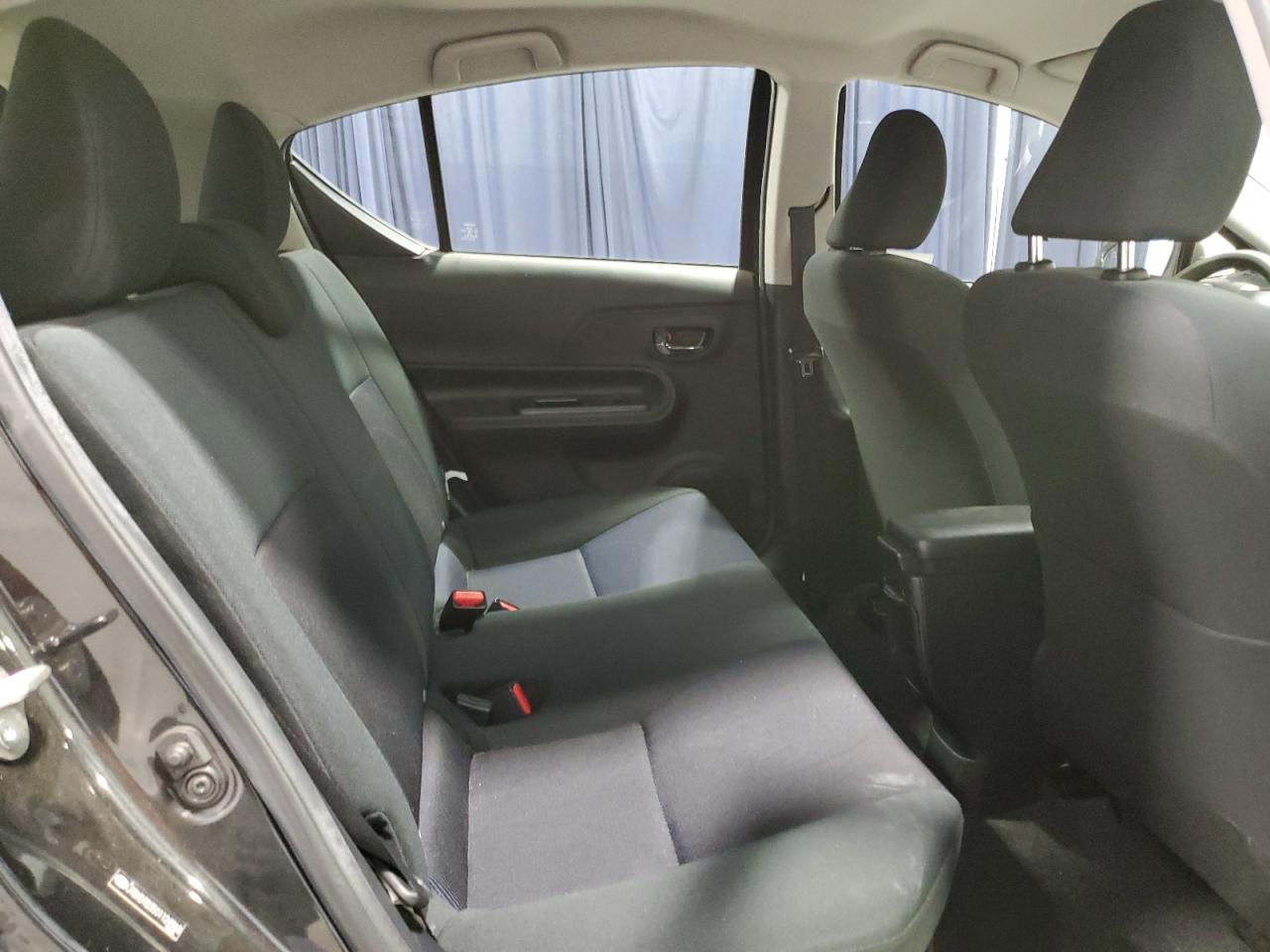 2016 Toyota Prius - Image 10