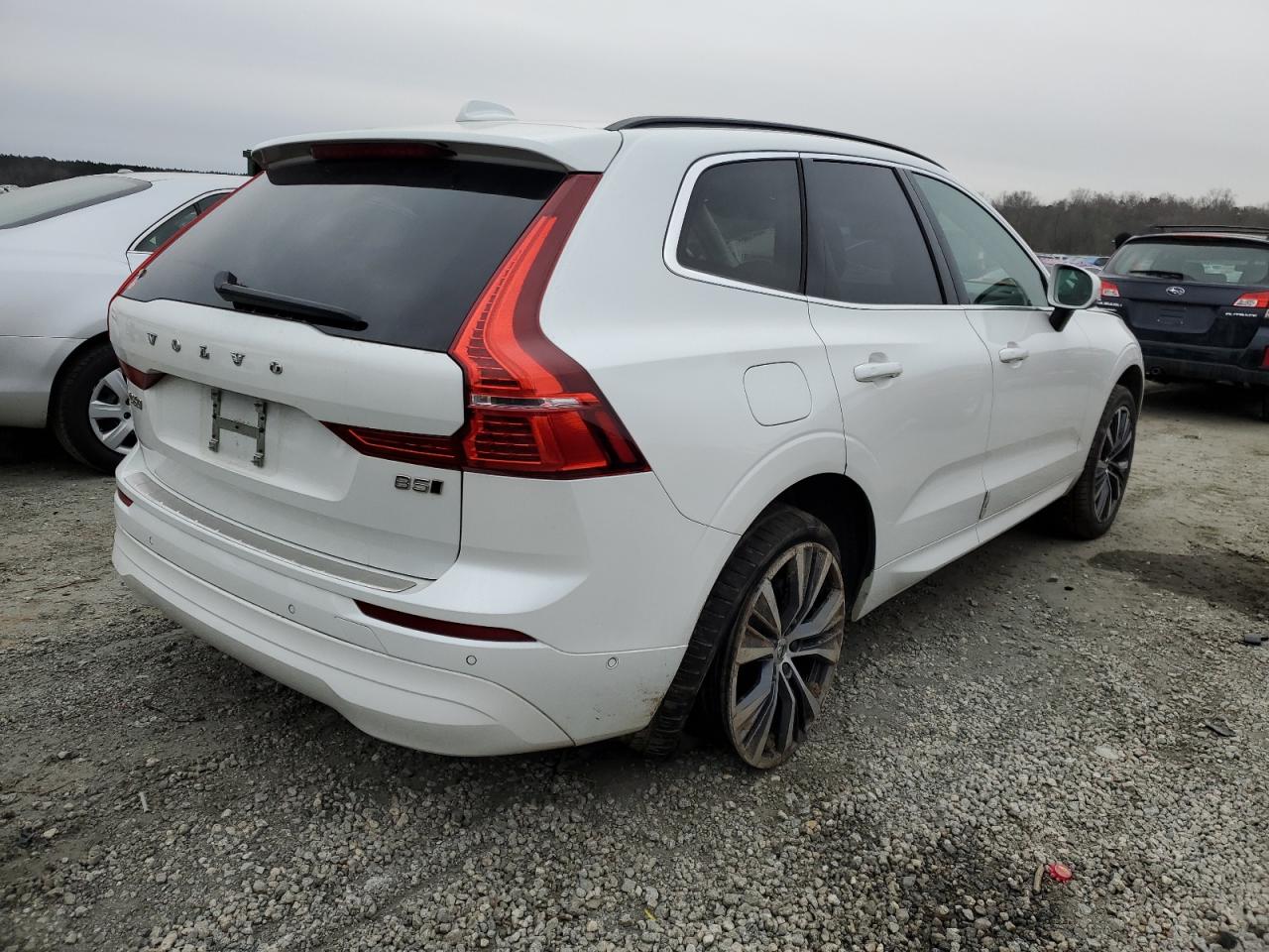 2022 Volvo XC60 - Image 3