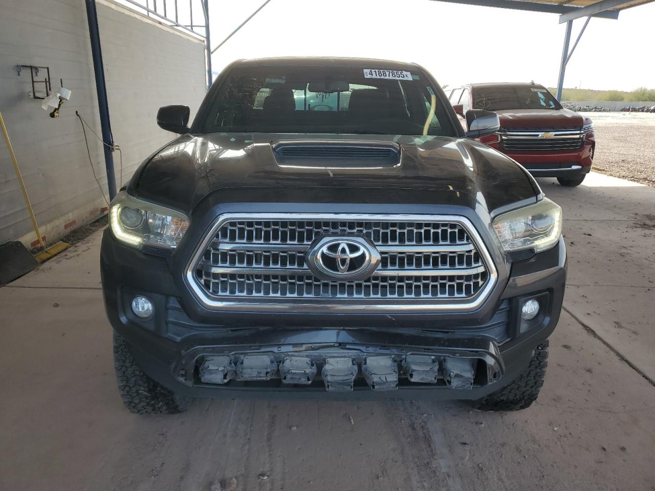 2017 Toyota Tacoma - Image 5