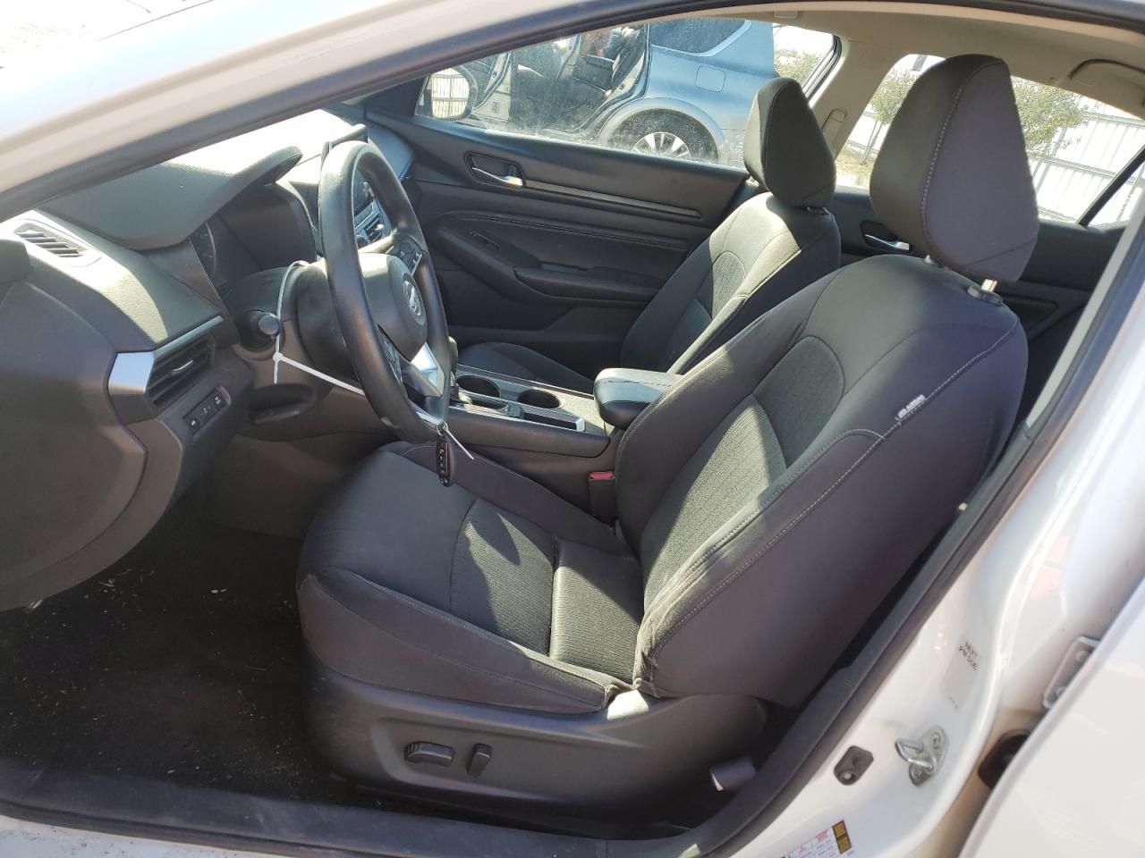 2020 Nissan Altima - Image 7