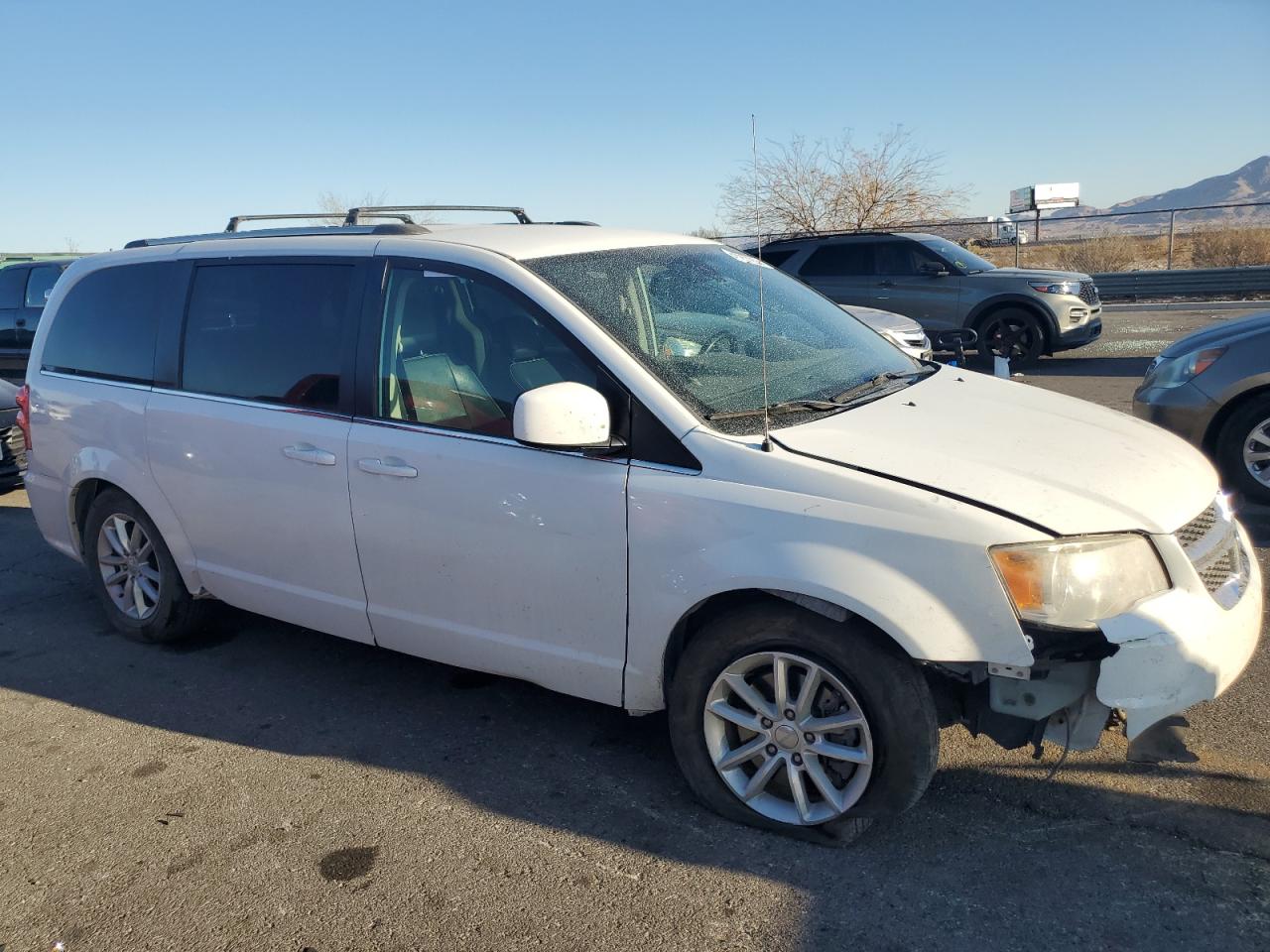 2018 Dodge Caravan - Image 4