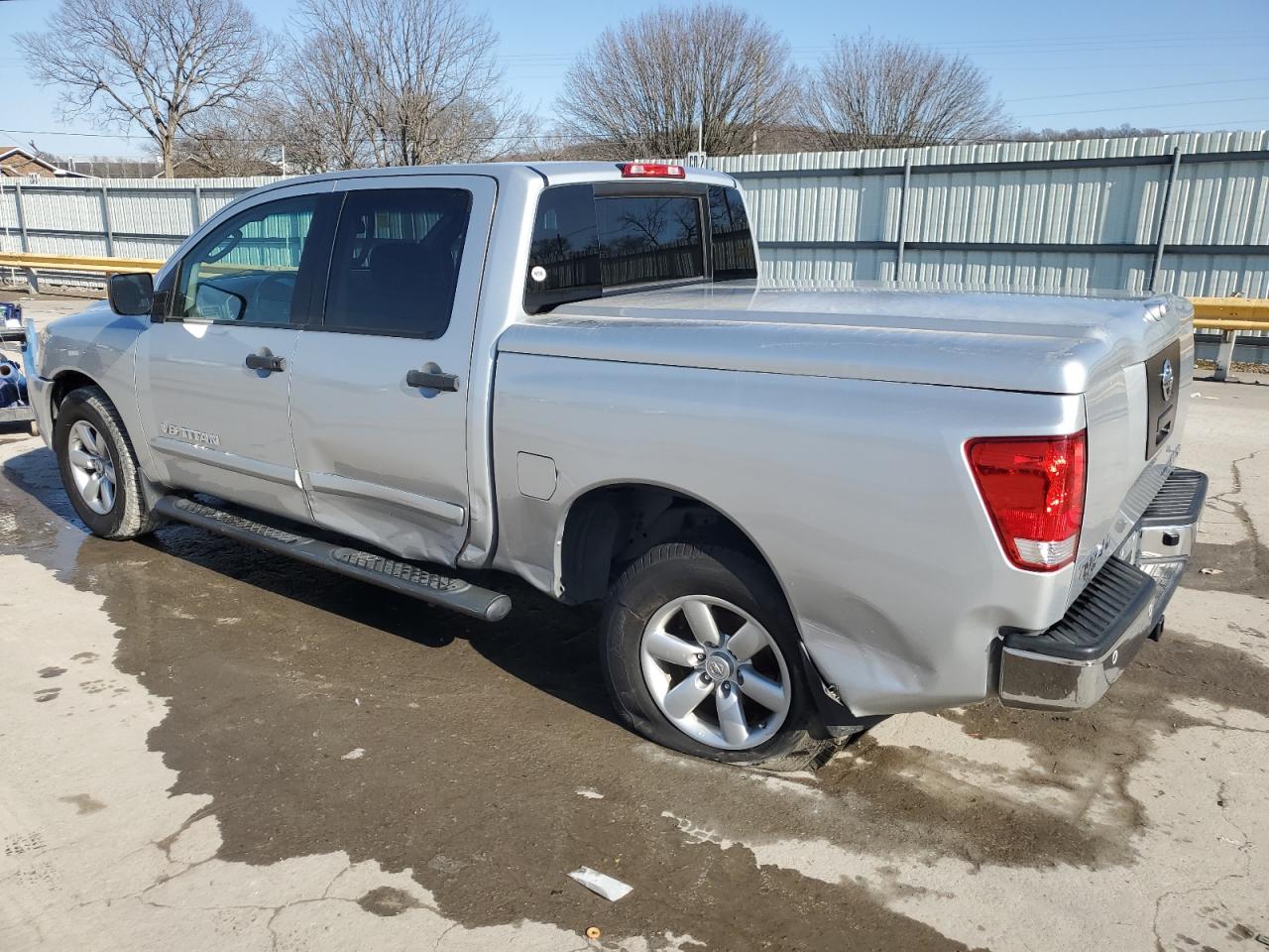2010 Nissan Titan - Image 2