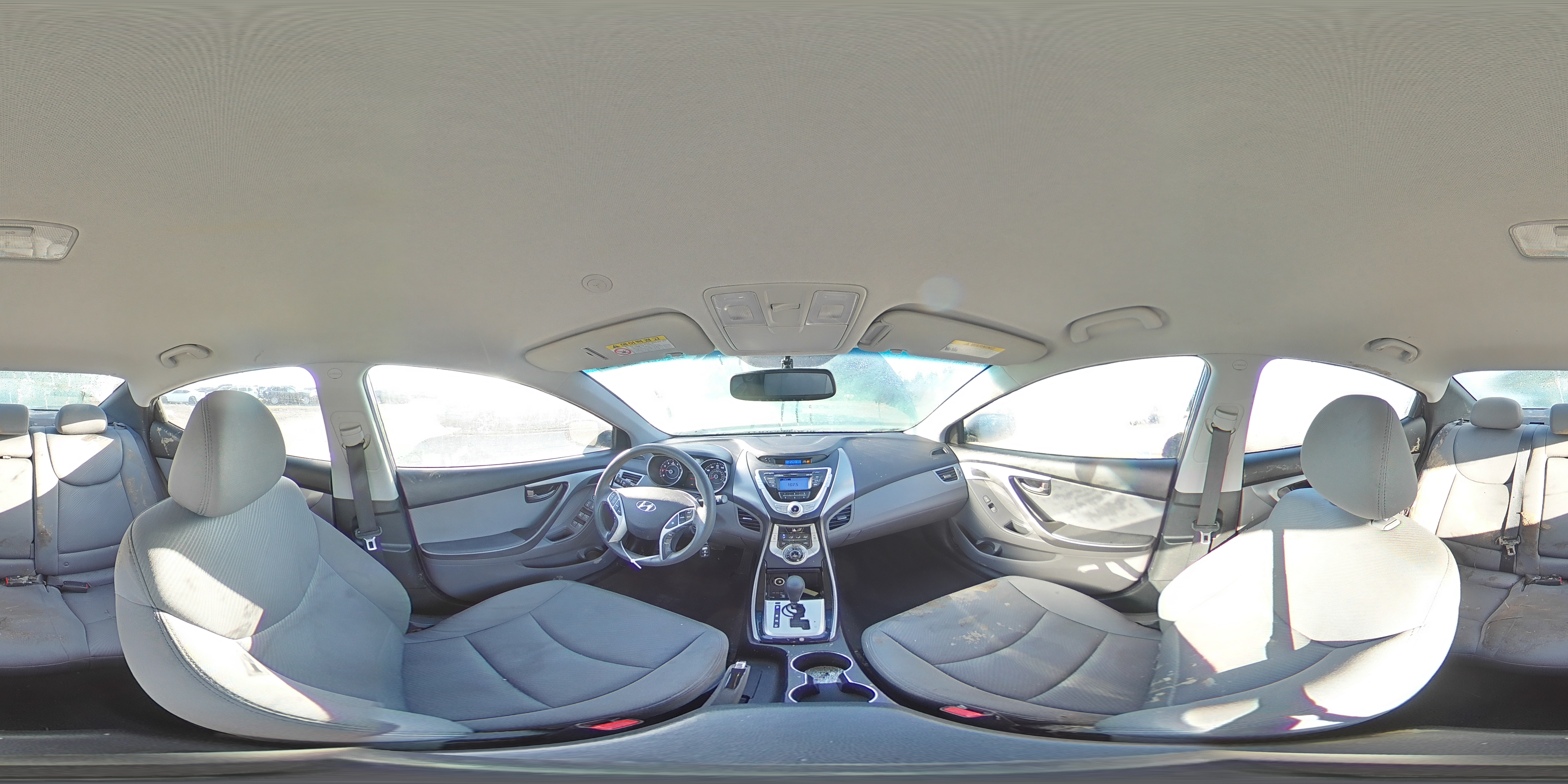 2012 Hyundai Elantra - Image 12