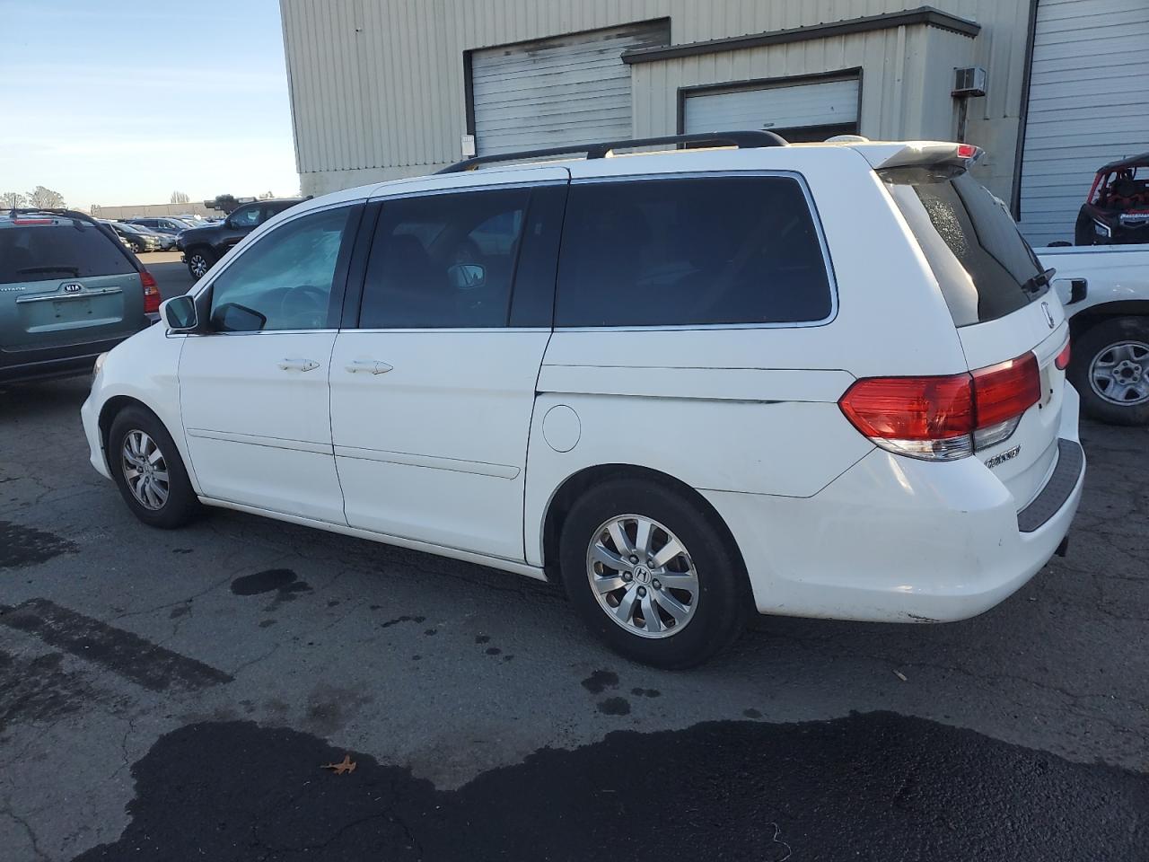 2010 Honda Odyssey - Image 2