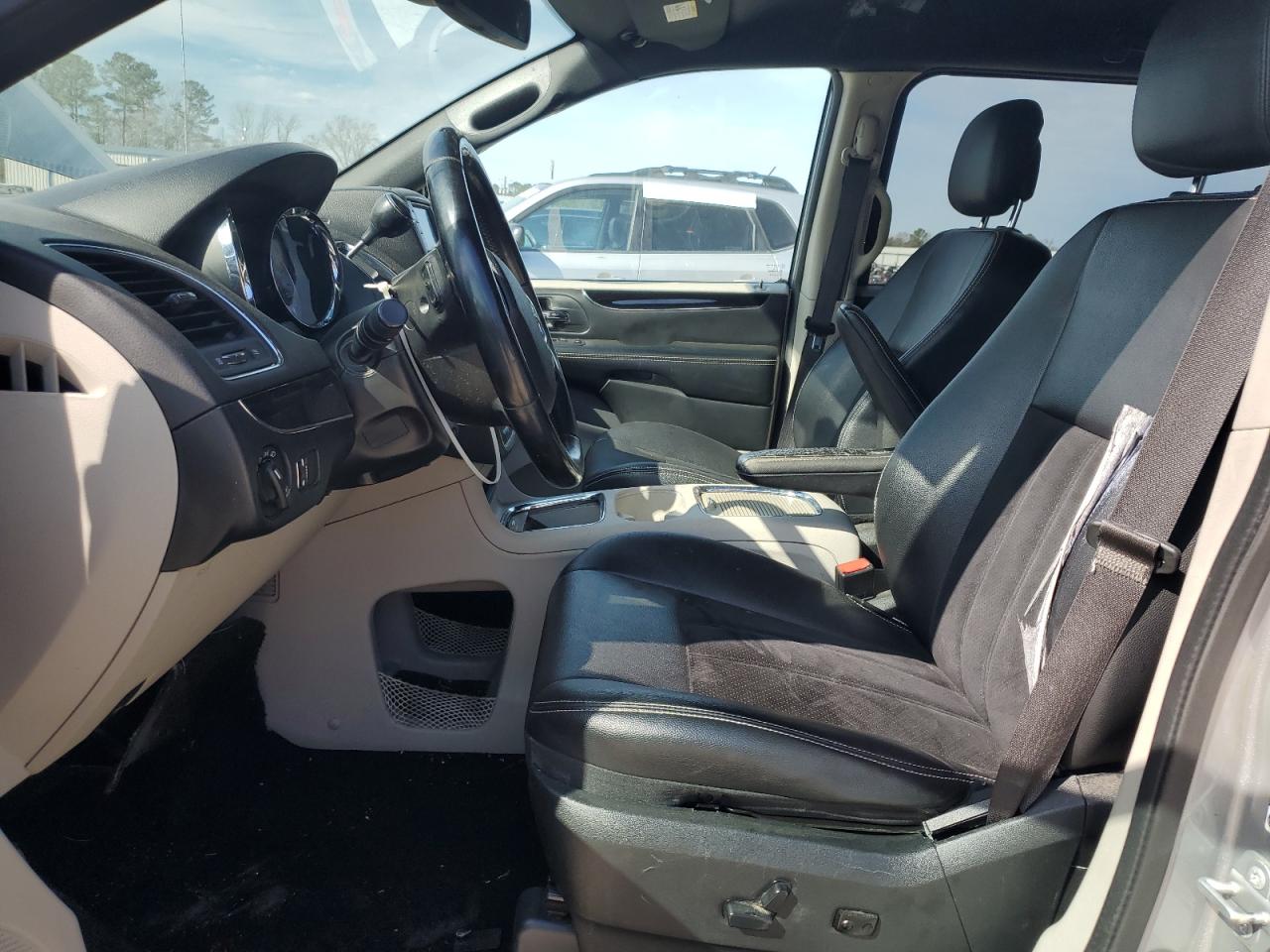 2018 Dodge Caravan - Image 7