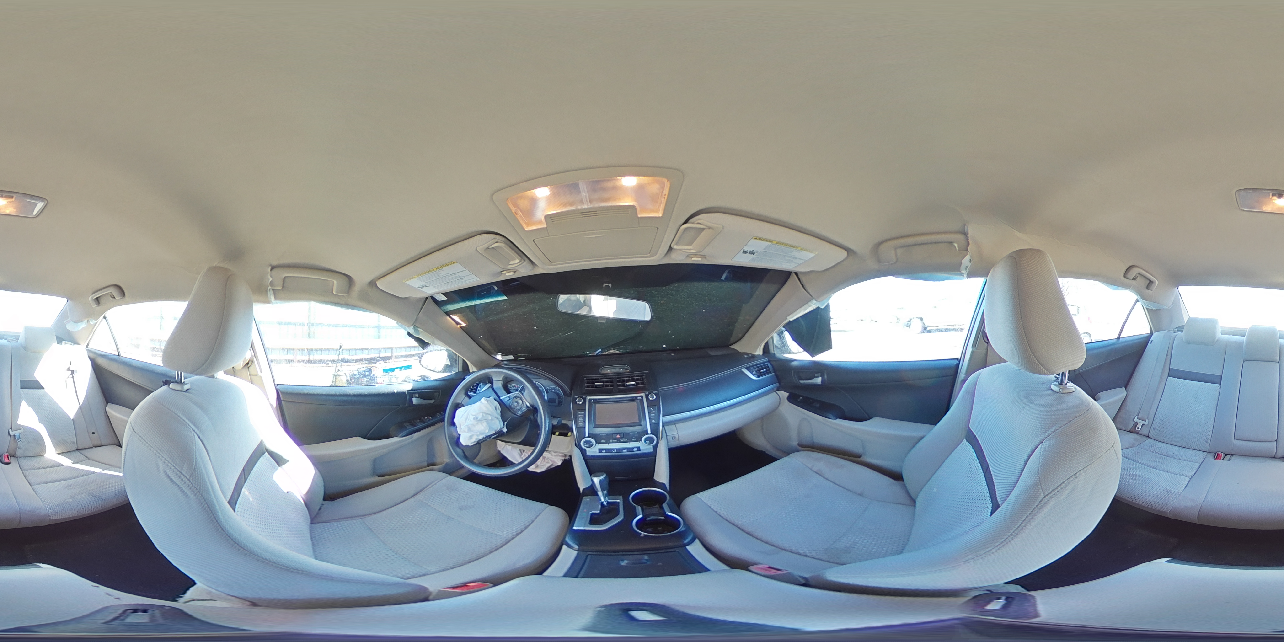 2014 Toyota Camry - Image 13