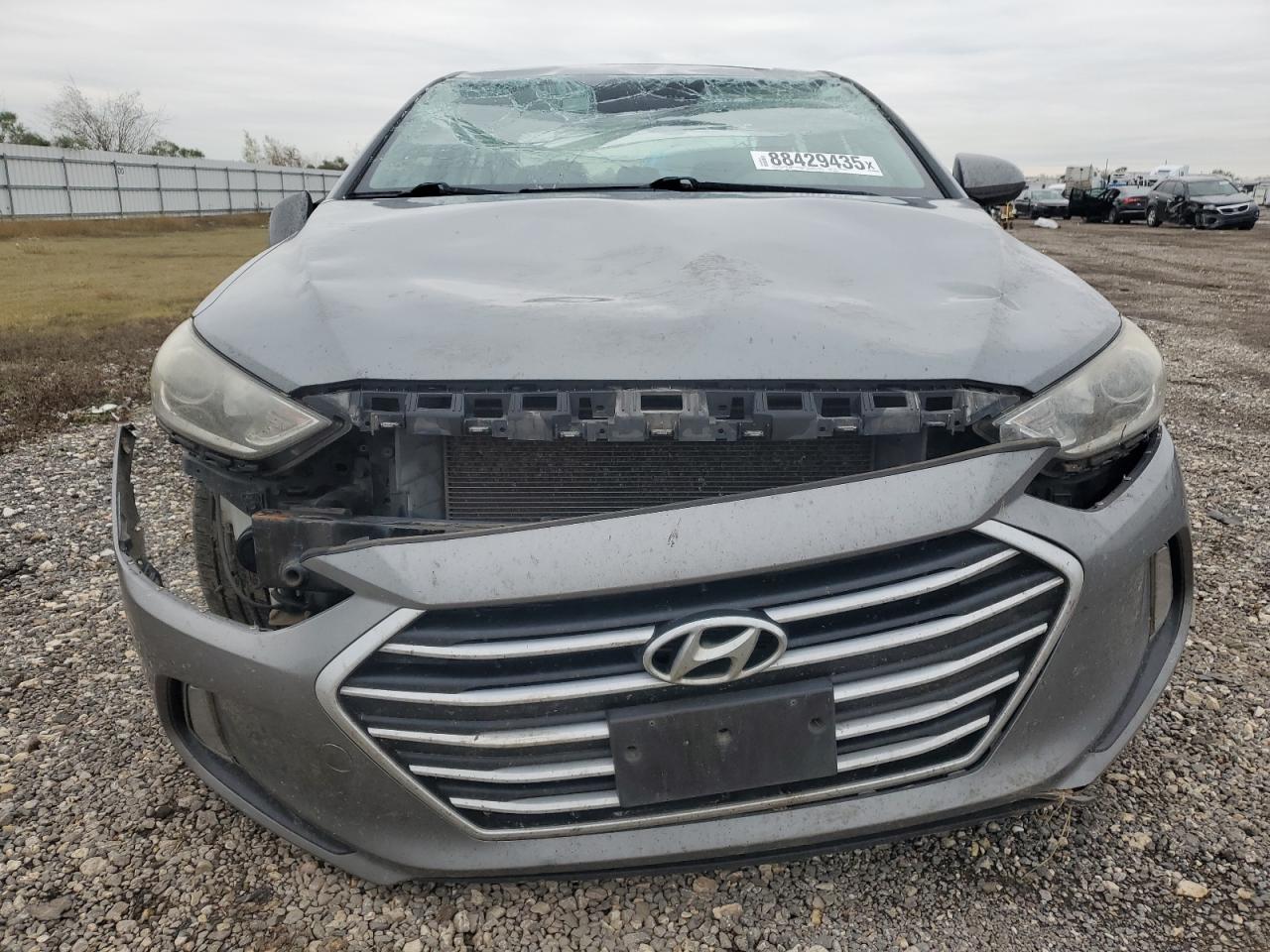 2018 Hyundai Elantra - Image 5