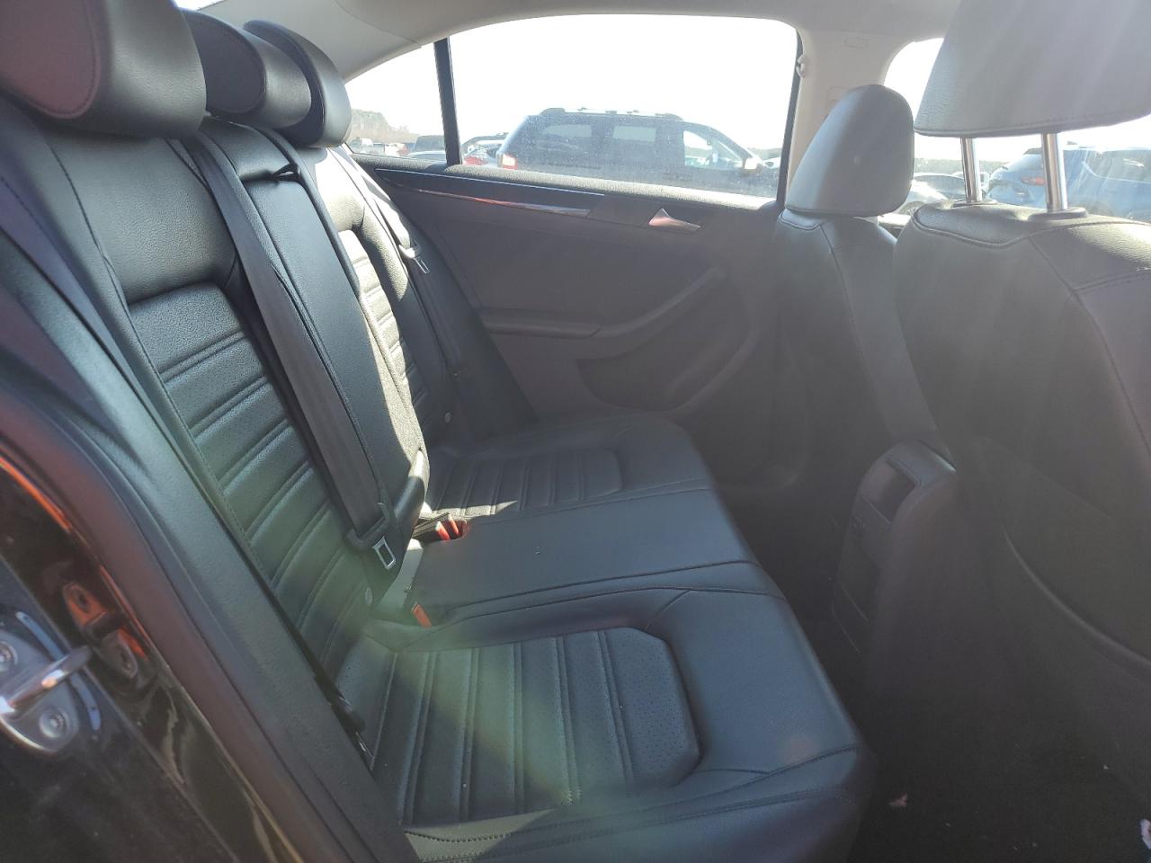 2015 Volkswagen Jetta - Image 10