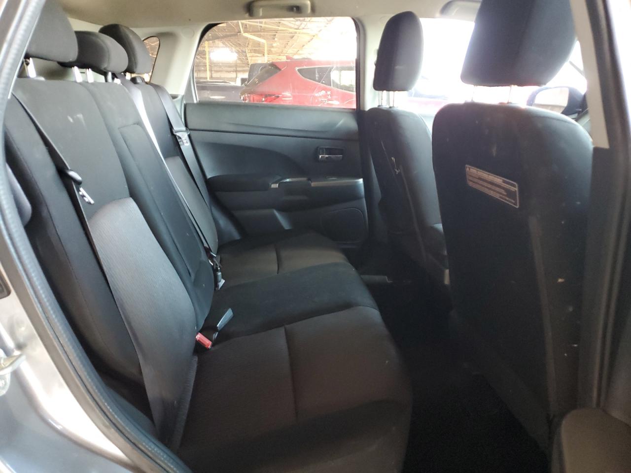 2018 Mitsubishi Outlander - Image 10