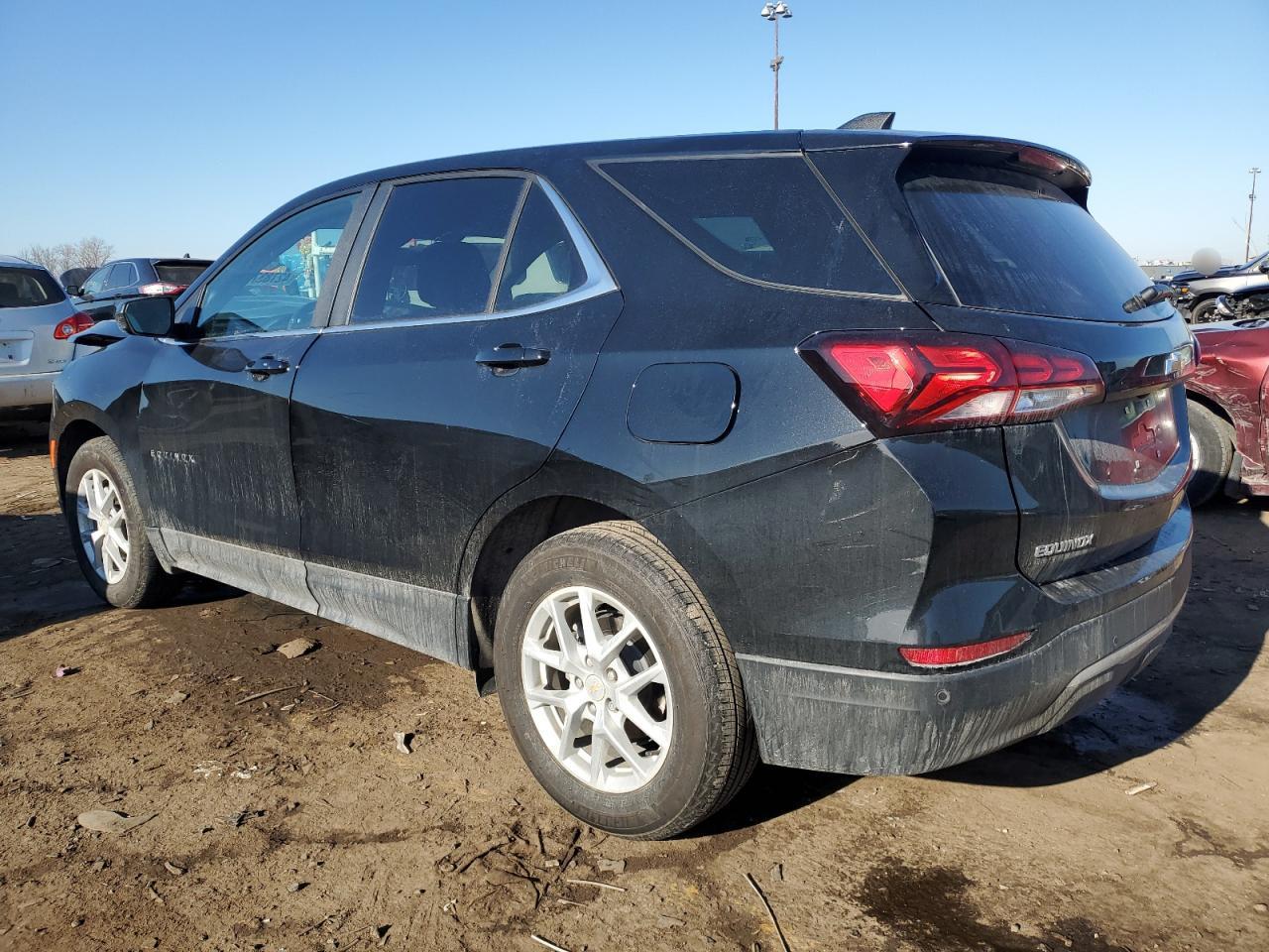 2022 Chevrolet Equinox - Image 2