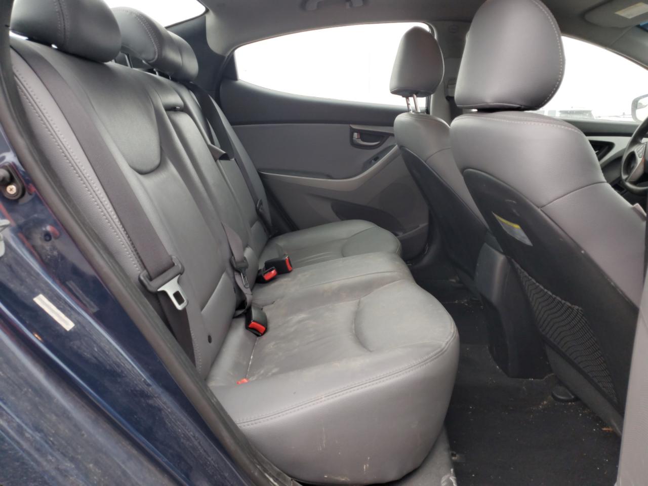2015 Hyundai Elantra - Image 10
