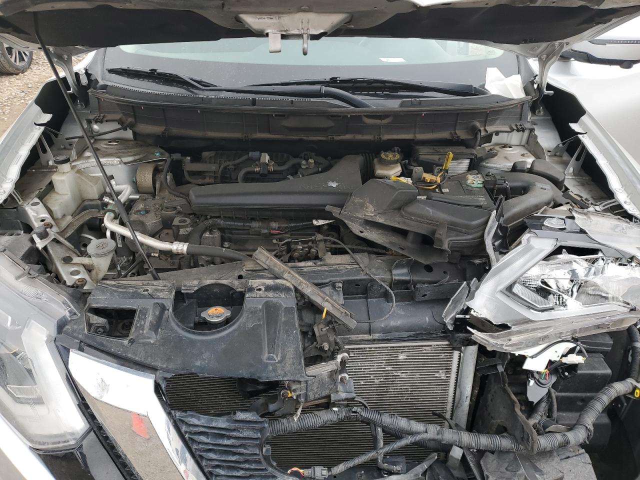 2018 Nissan Rogue - Image 13