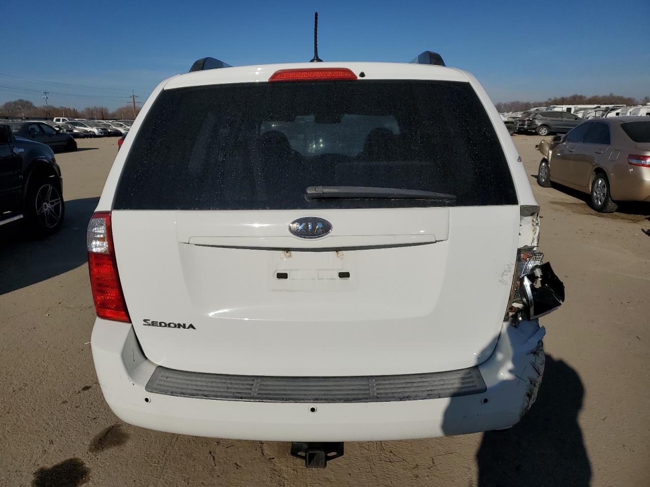 2010 Kia Sedona - Image 6