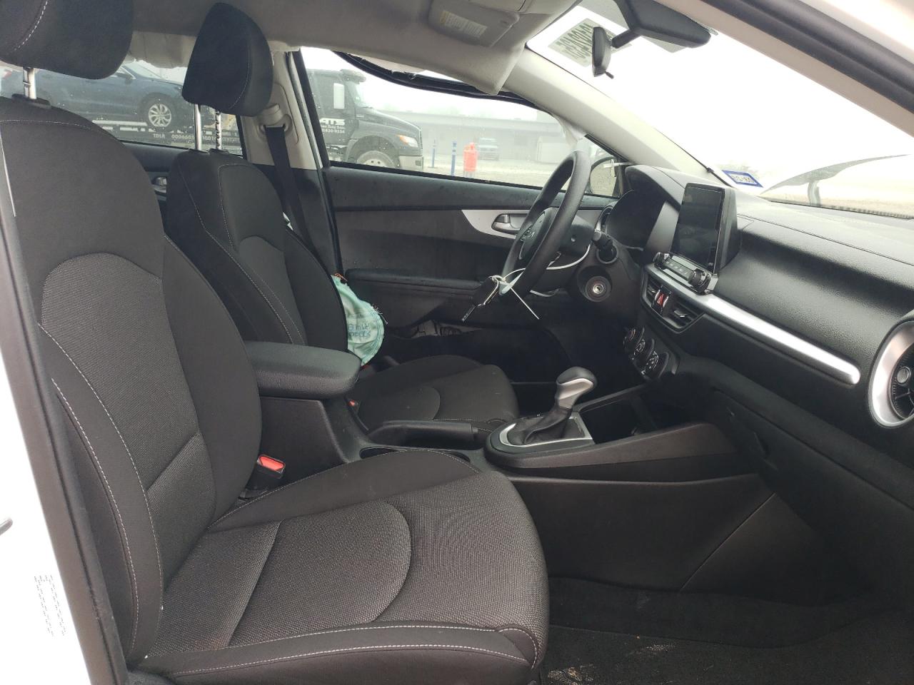 2023 Kia Forte - Image 7