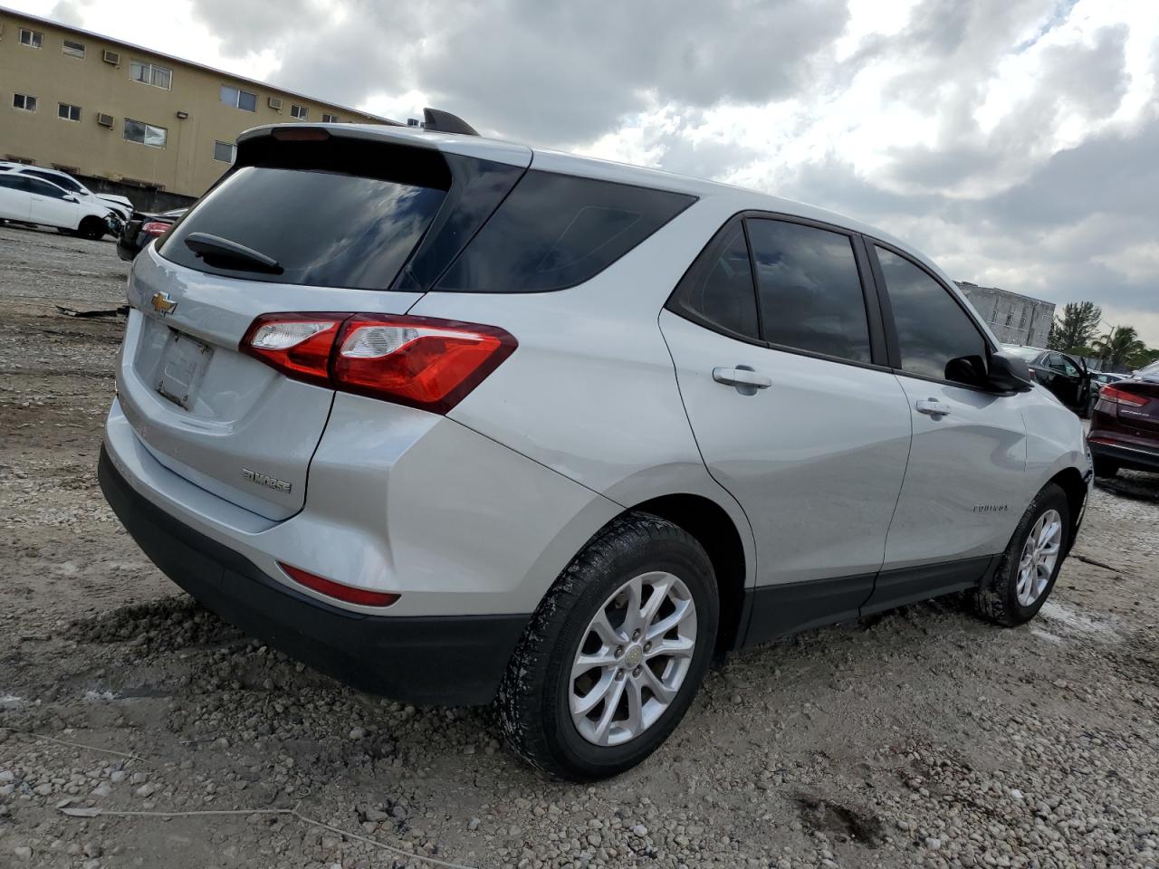 2020 Chevrolet Equinox - Image 3