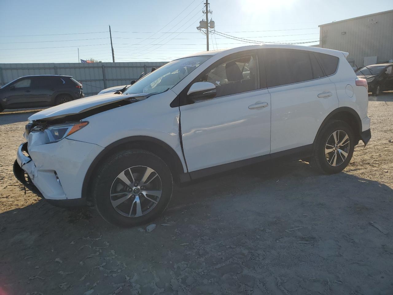 JTMWFREV5JJ188642 2018 TOYOTA RAV 4 - Image 1