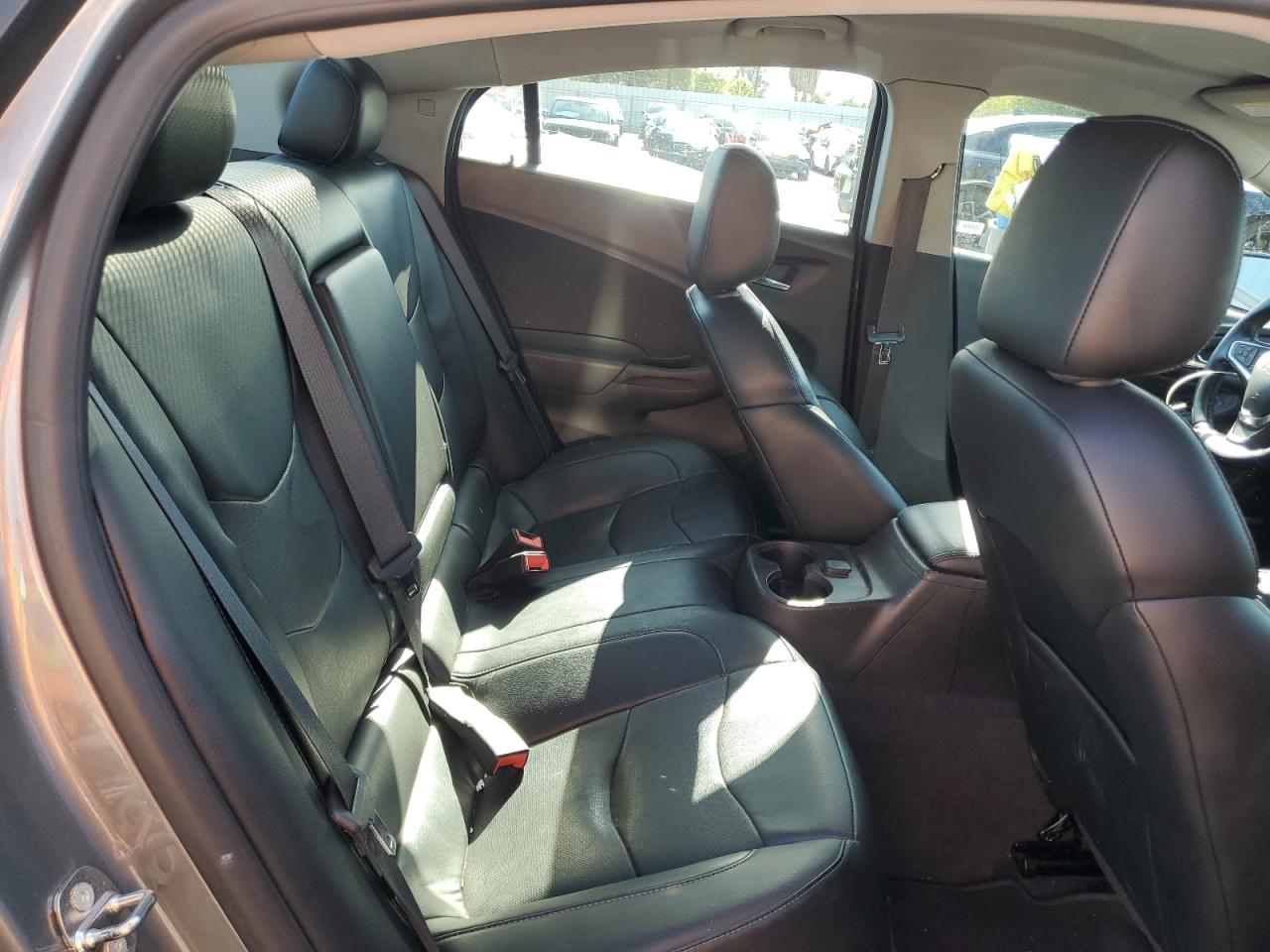 2018 Chevrolet Volt - Image 10