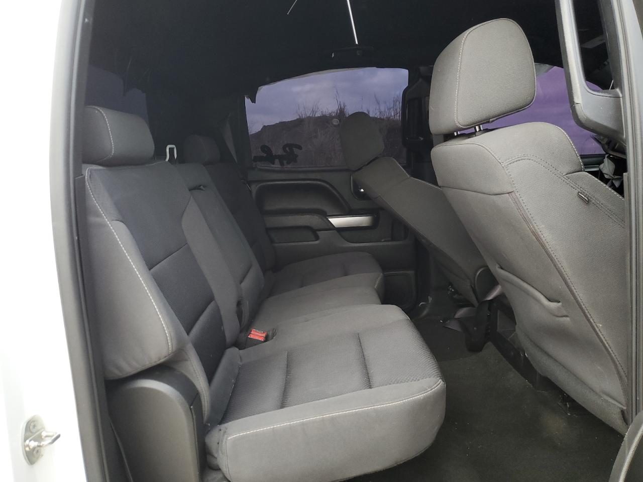 2016 Chevrolet Silverado - Image 10