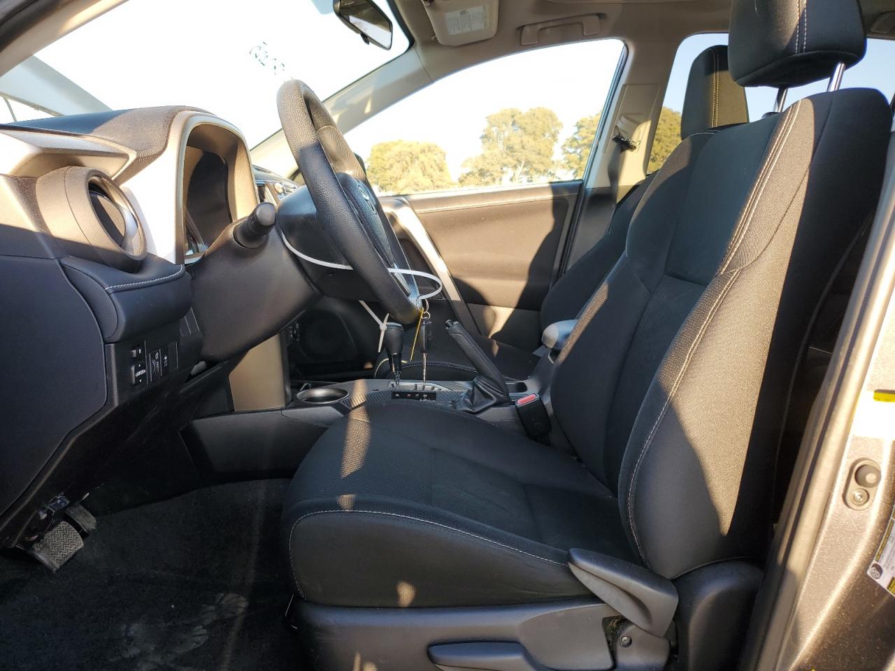 2015 Toyota RAV 4 - Image 7