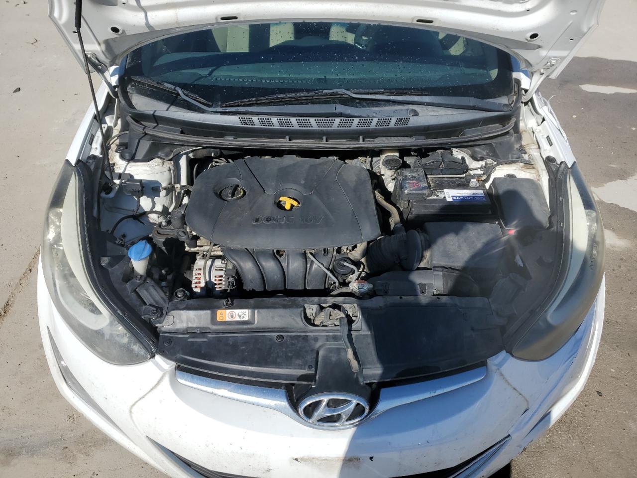 2016 Hyundai Elantra - Image 11