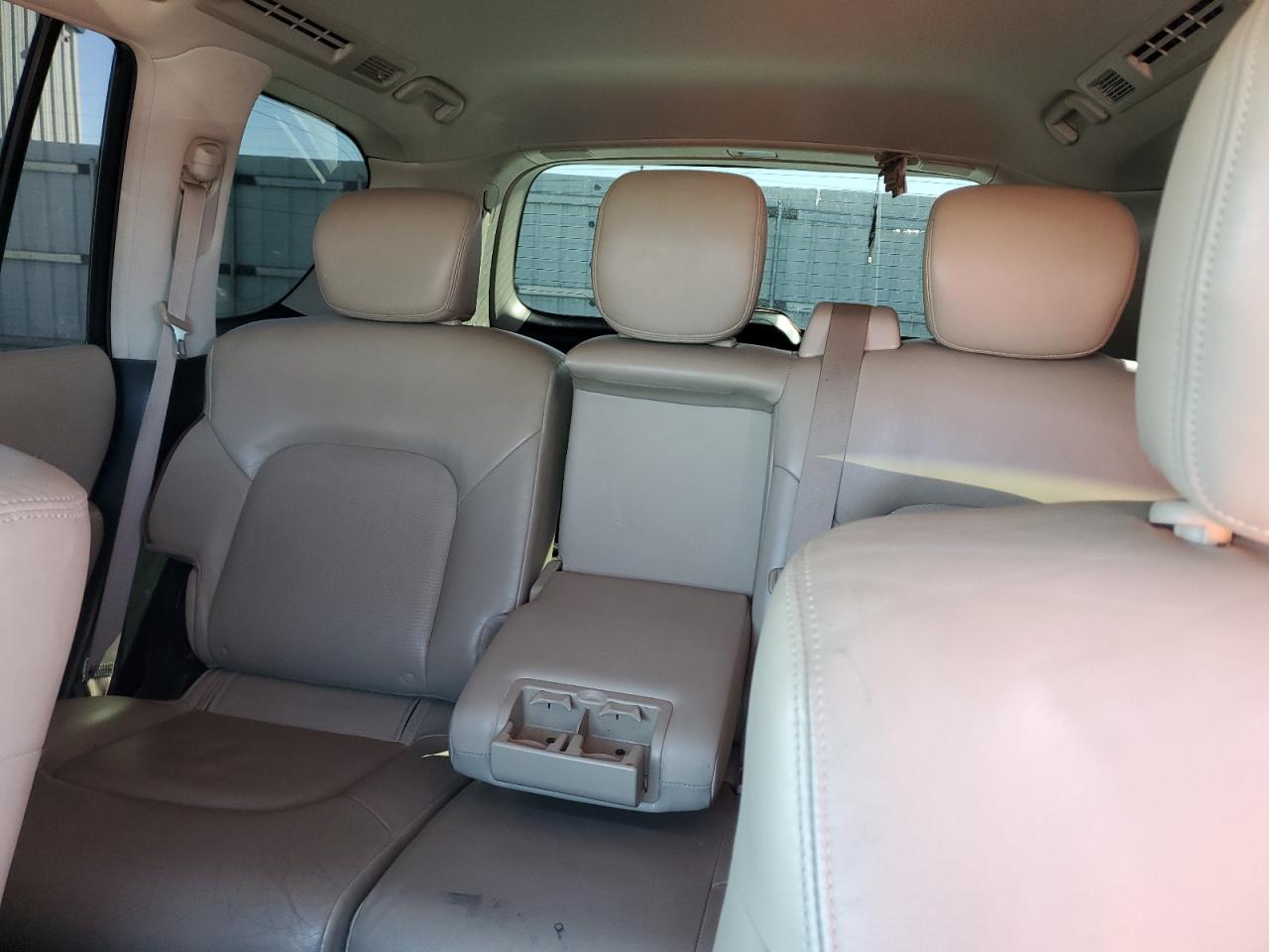 2017 Nissan Armada - Image 10