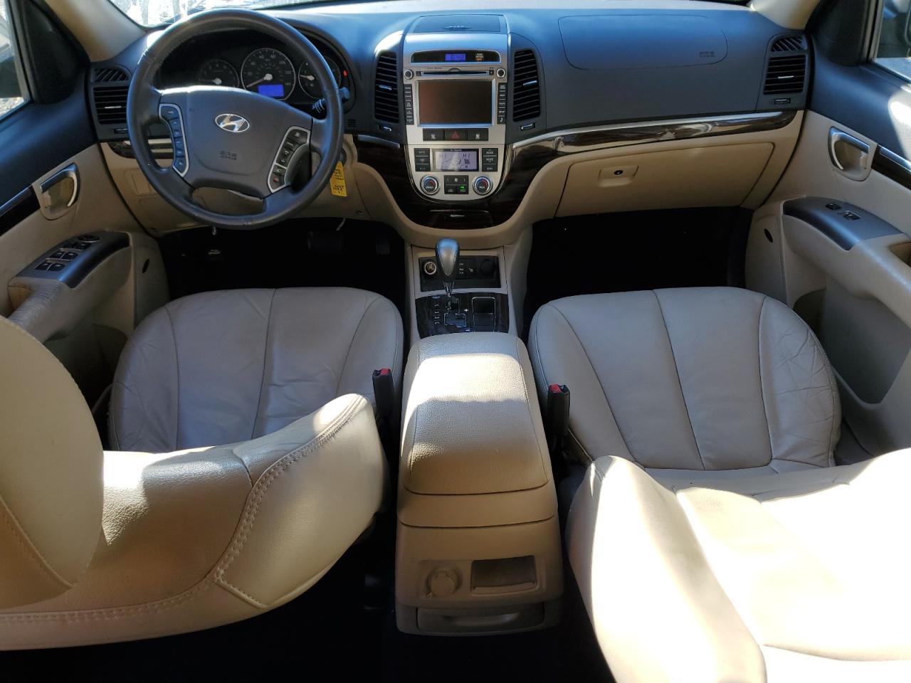 2012 Hyundai Santa Fe - Image 8