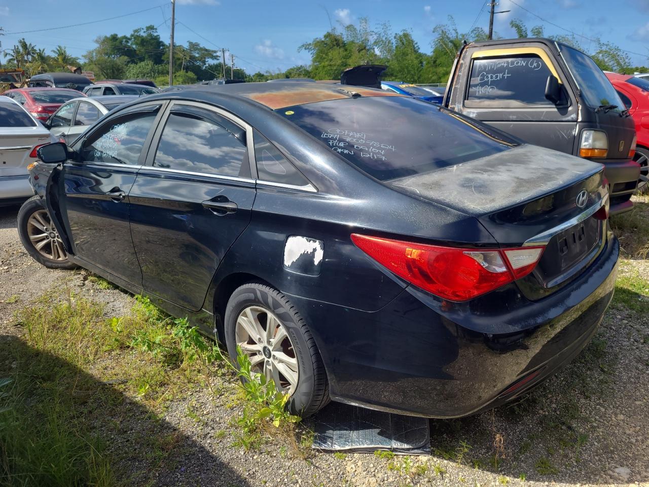 2011 Hyundai Sonata - Image 2