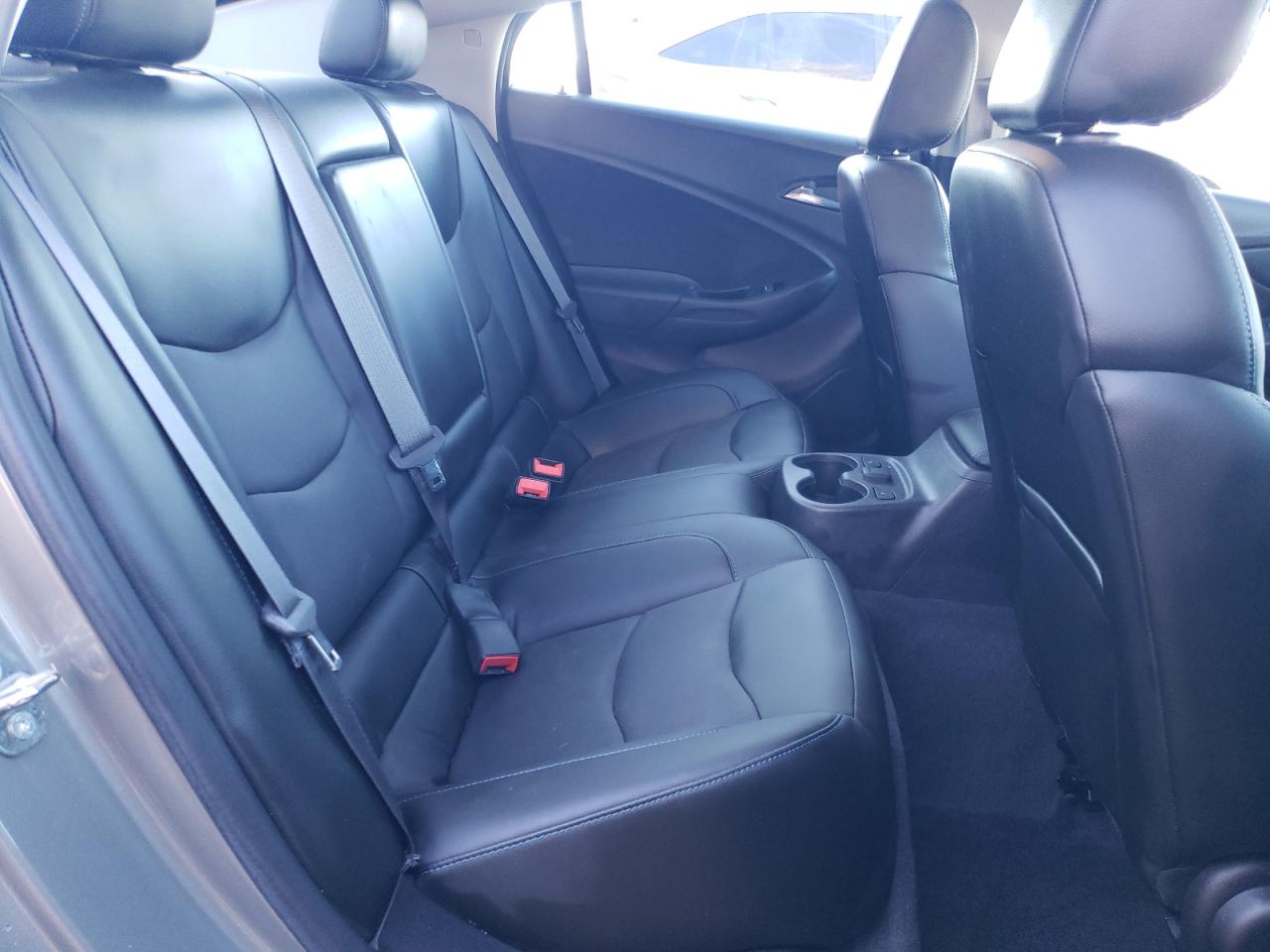 2017 Chevrolet Volt - Image 10