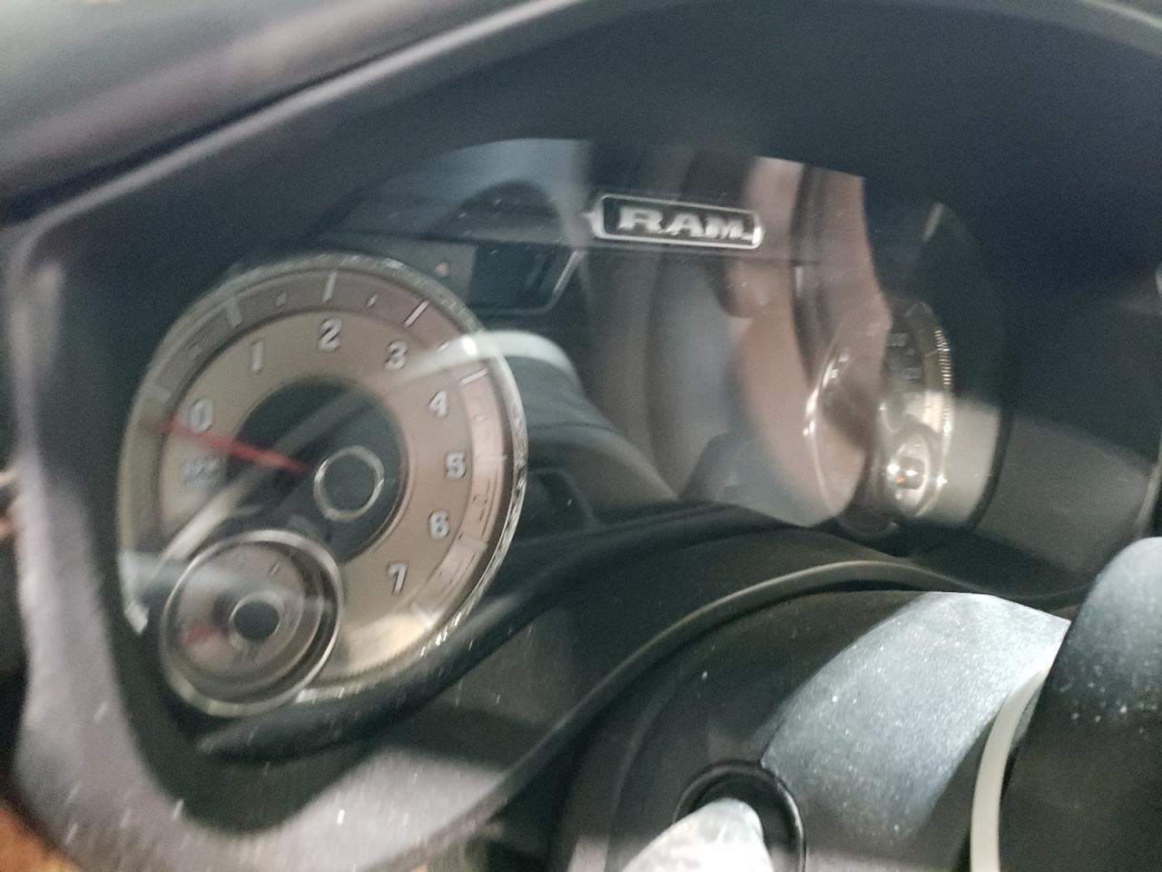 2020 RAM 1500 - Image 9