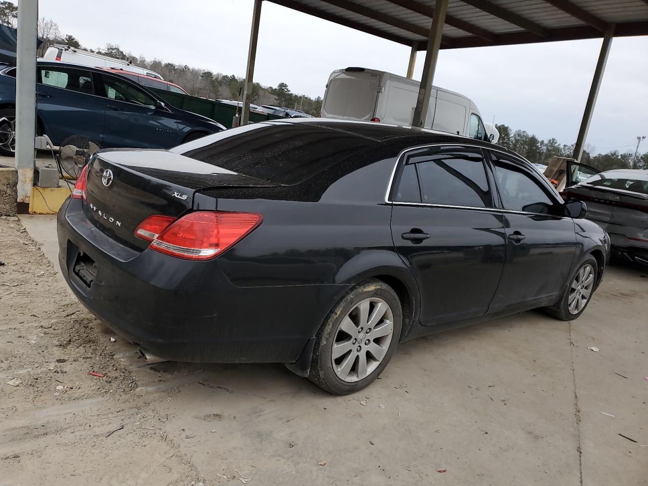 2005 Toyota Avalon - Image 3