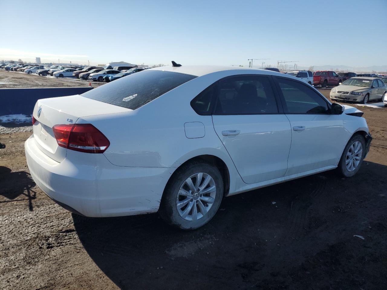 2015 Volkswagen Passat - Image 3