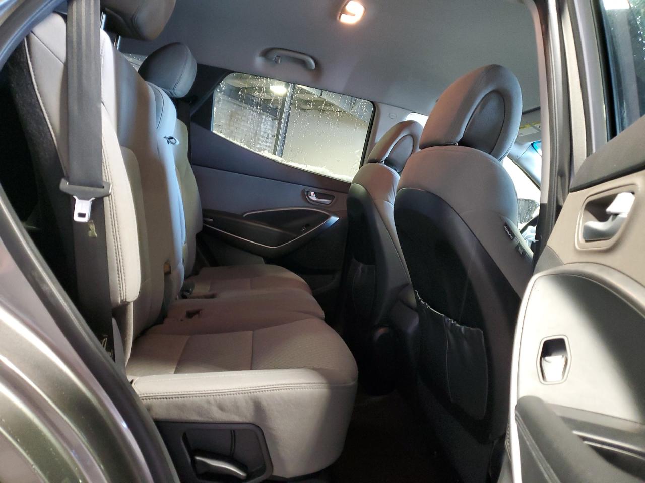 2018 Hyundai Santa Fe - Image 11