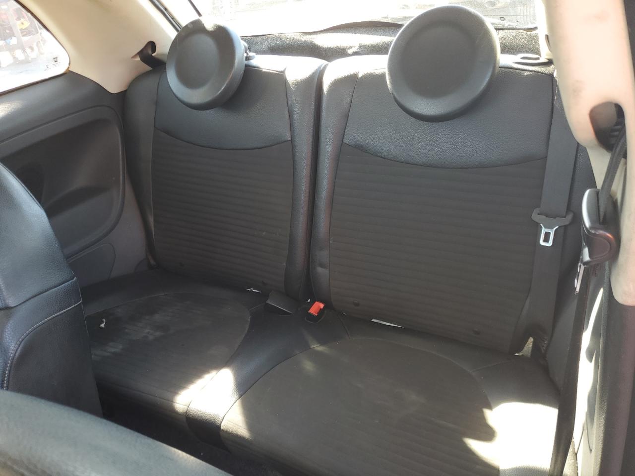 2018 Fiat 500 - Image 10
