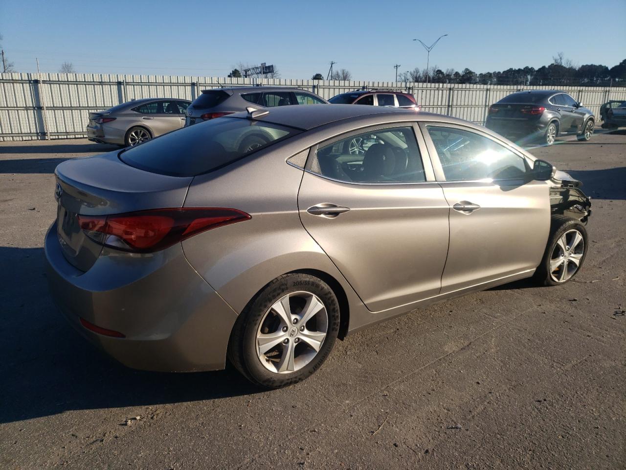 2016 Hyundai Elantra - Image 3