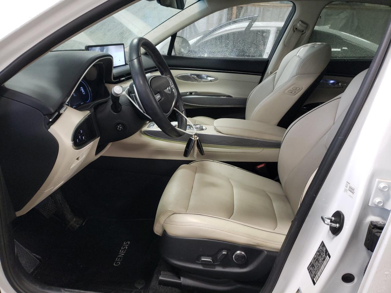 2022 Genesis GV70 - Image 7