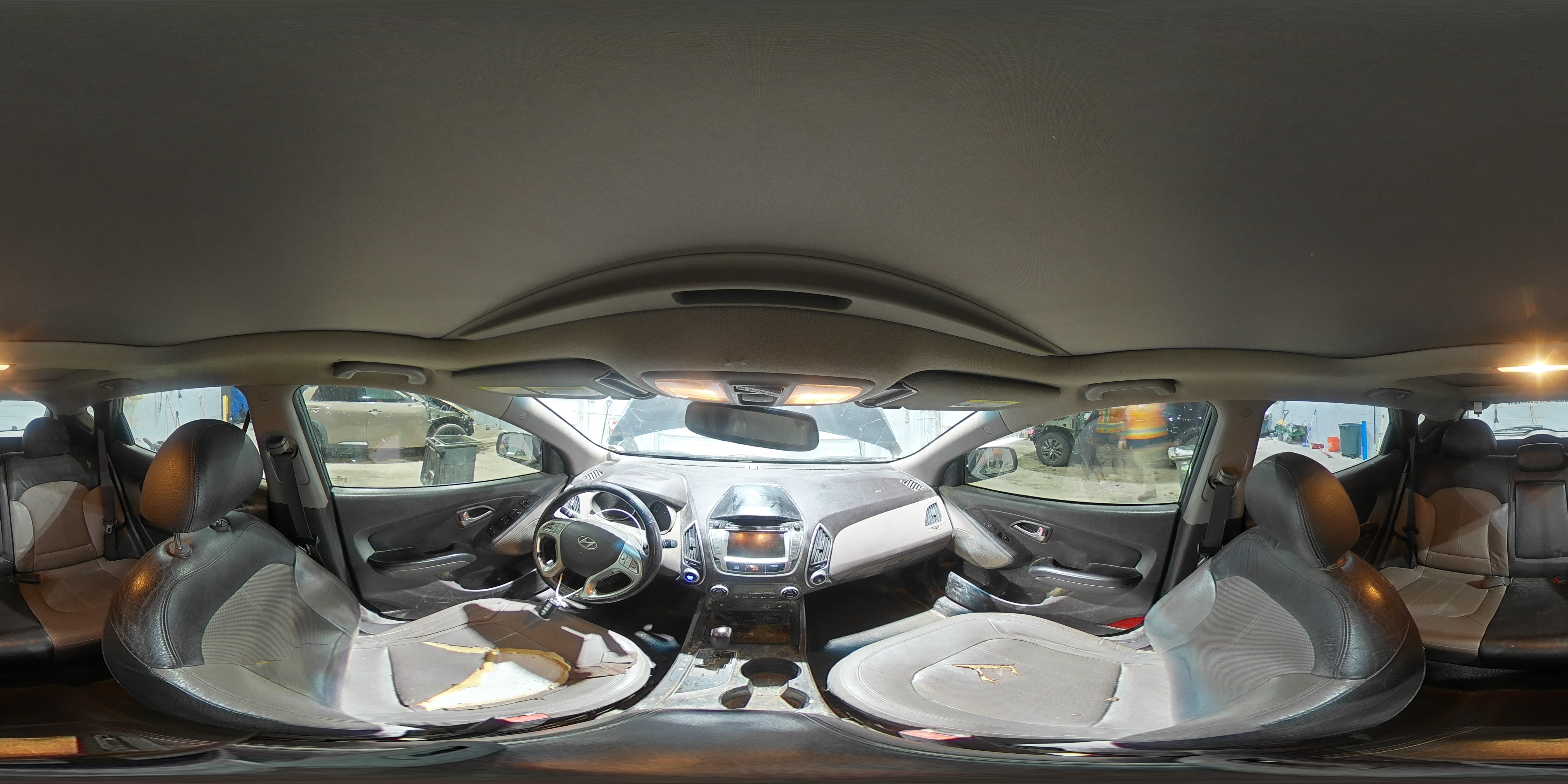 2013 Hyundai Tucson - Image 16