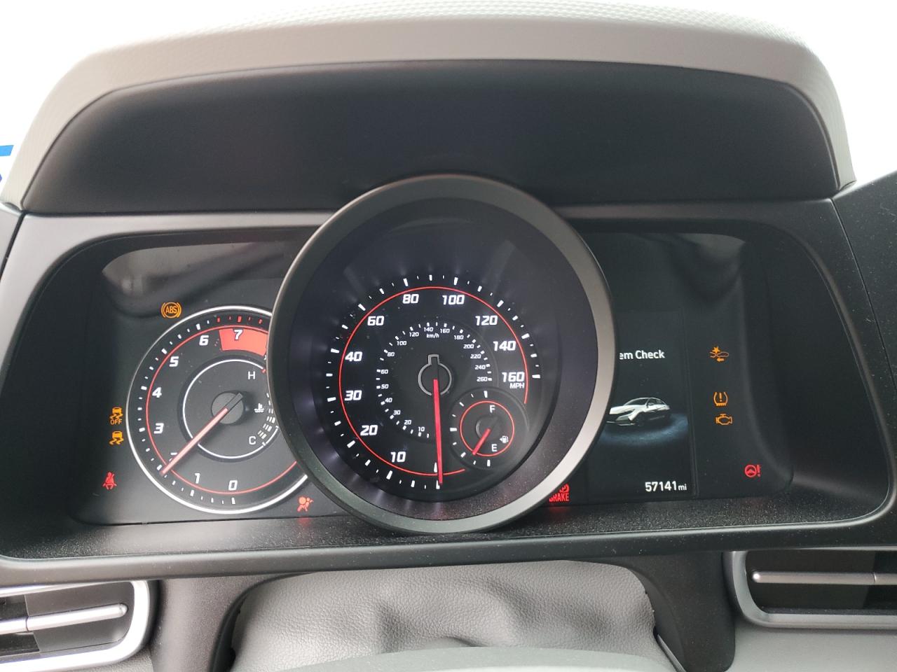 2023 Hyundai Elantra - Image 9